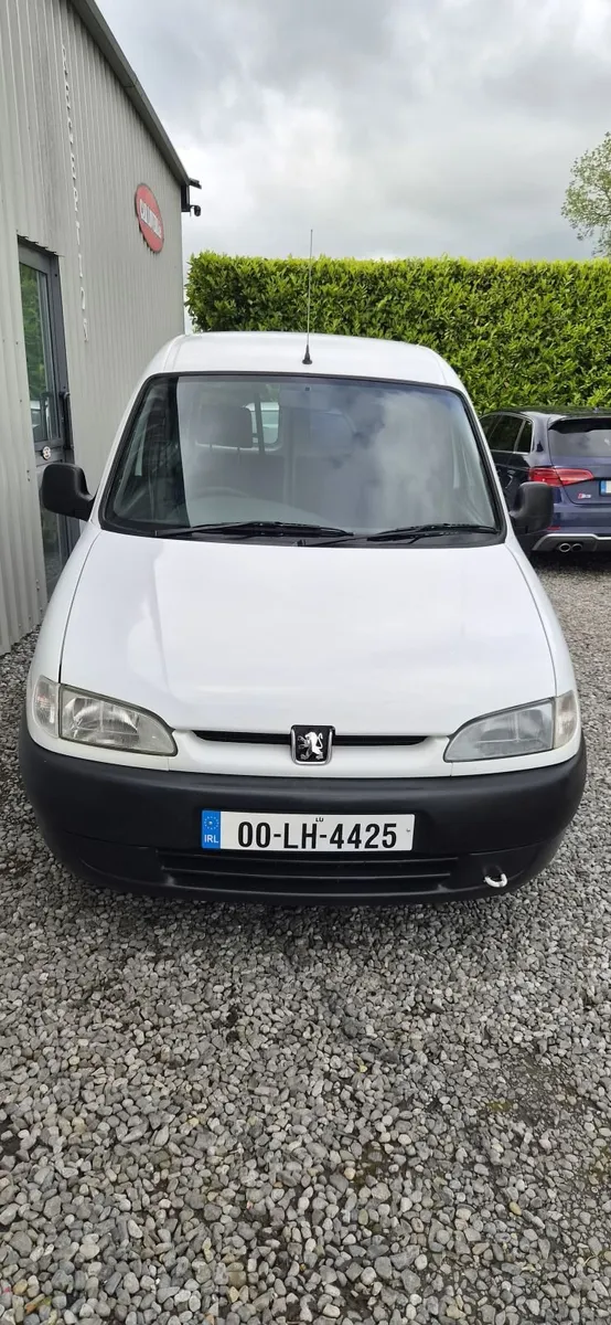 Peugeot  partner  van 00. 73000 miles - Image 4