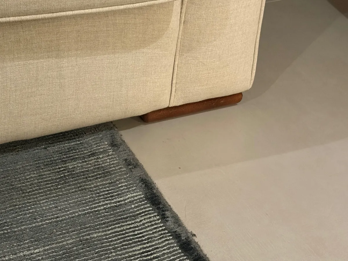 Beautiful Ventura Sofa - Image 3