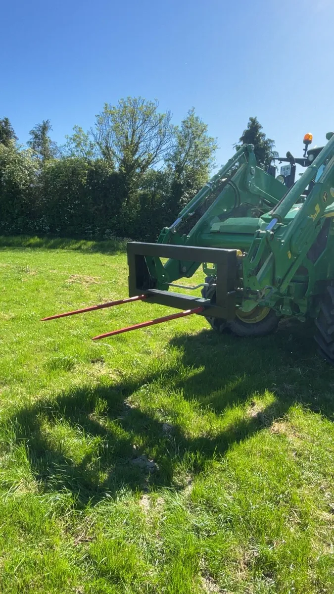 Bale spike - Image 1