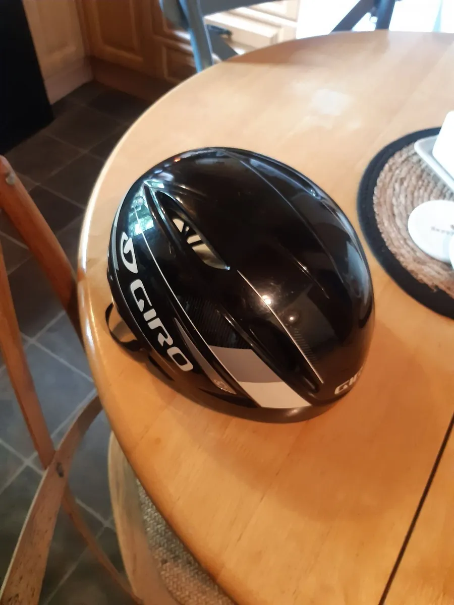 Giro air attack helmet - Image 1