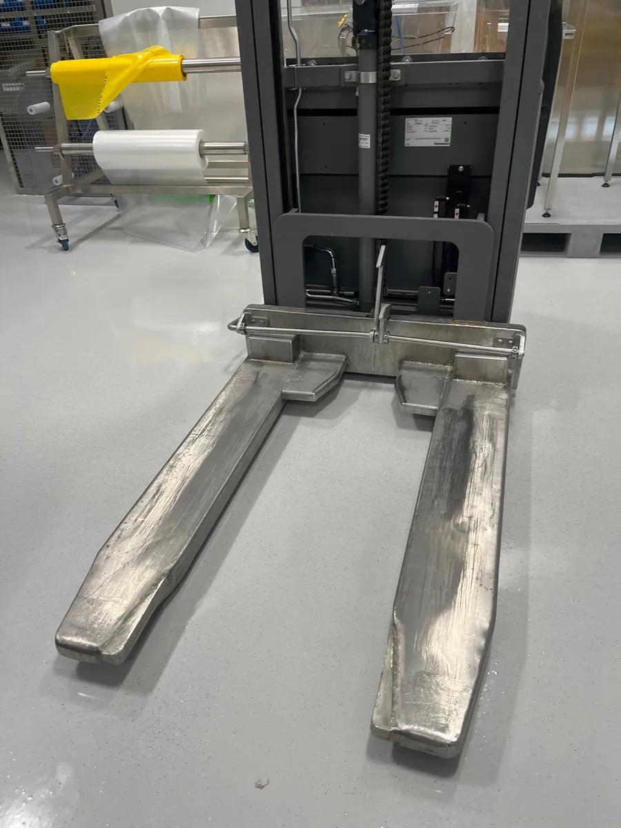 Pallet stacker - Image 3