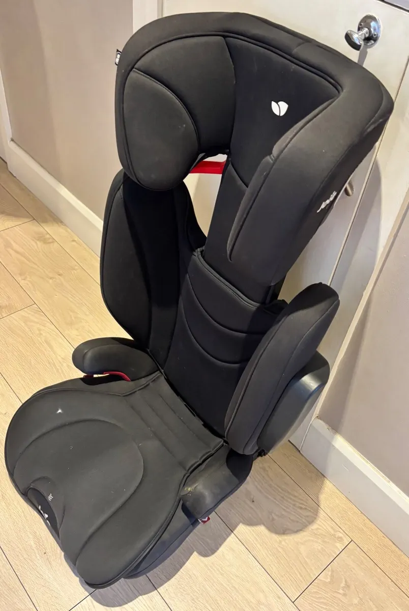 Joie  Group 2,3 car seat /can adapt to booster - Image 4