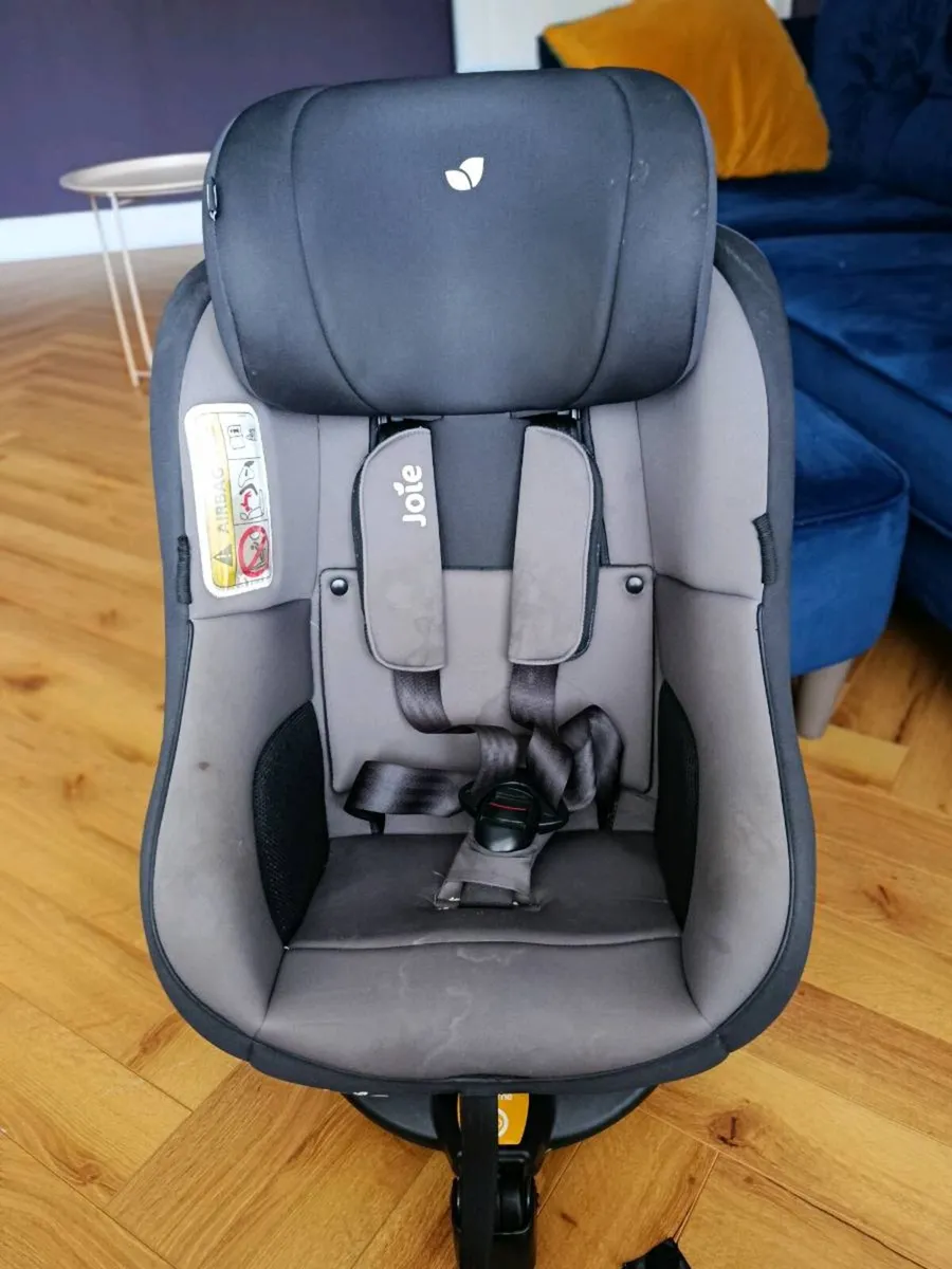 Car seat - Image 1