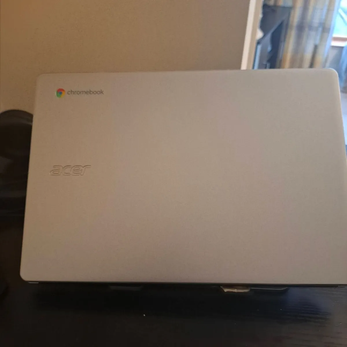 Brand New Laptop & Table - Image 1