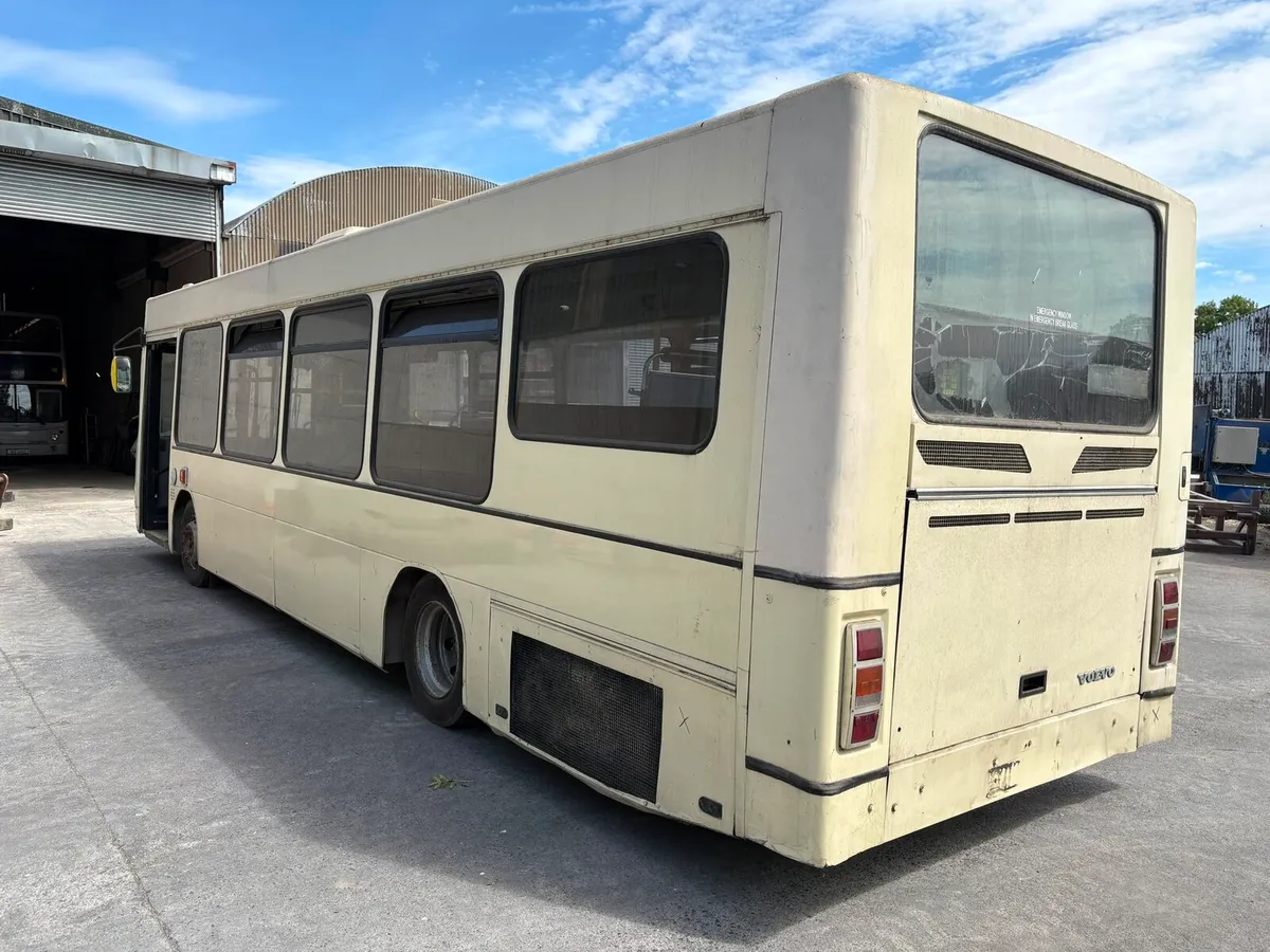 Volvo bus - Image 2