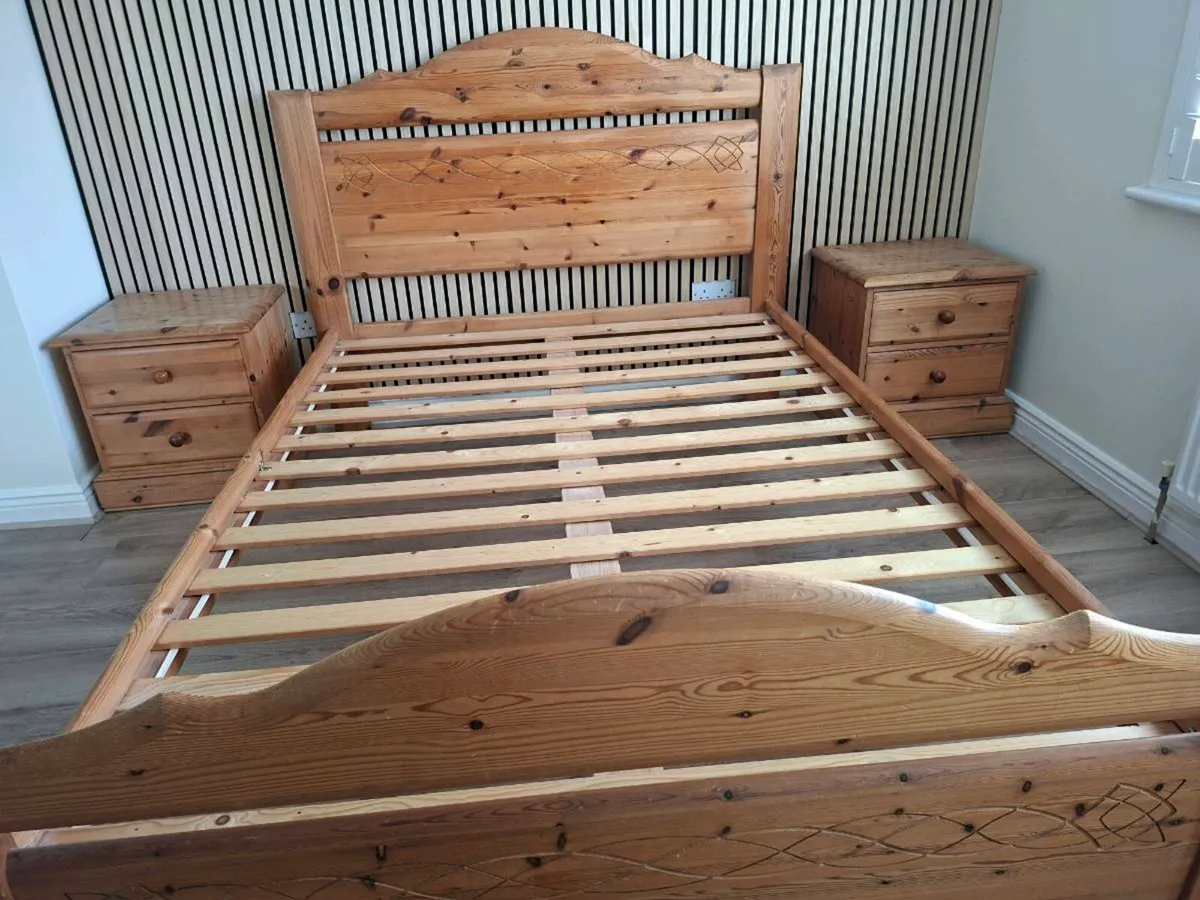Contacht pine bed with lockers - Image 2