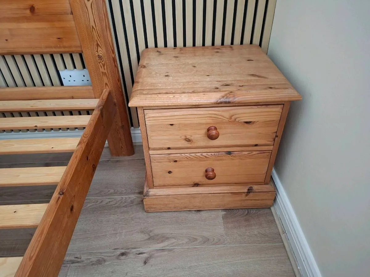Contacht pine bed with lockers - Image 4