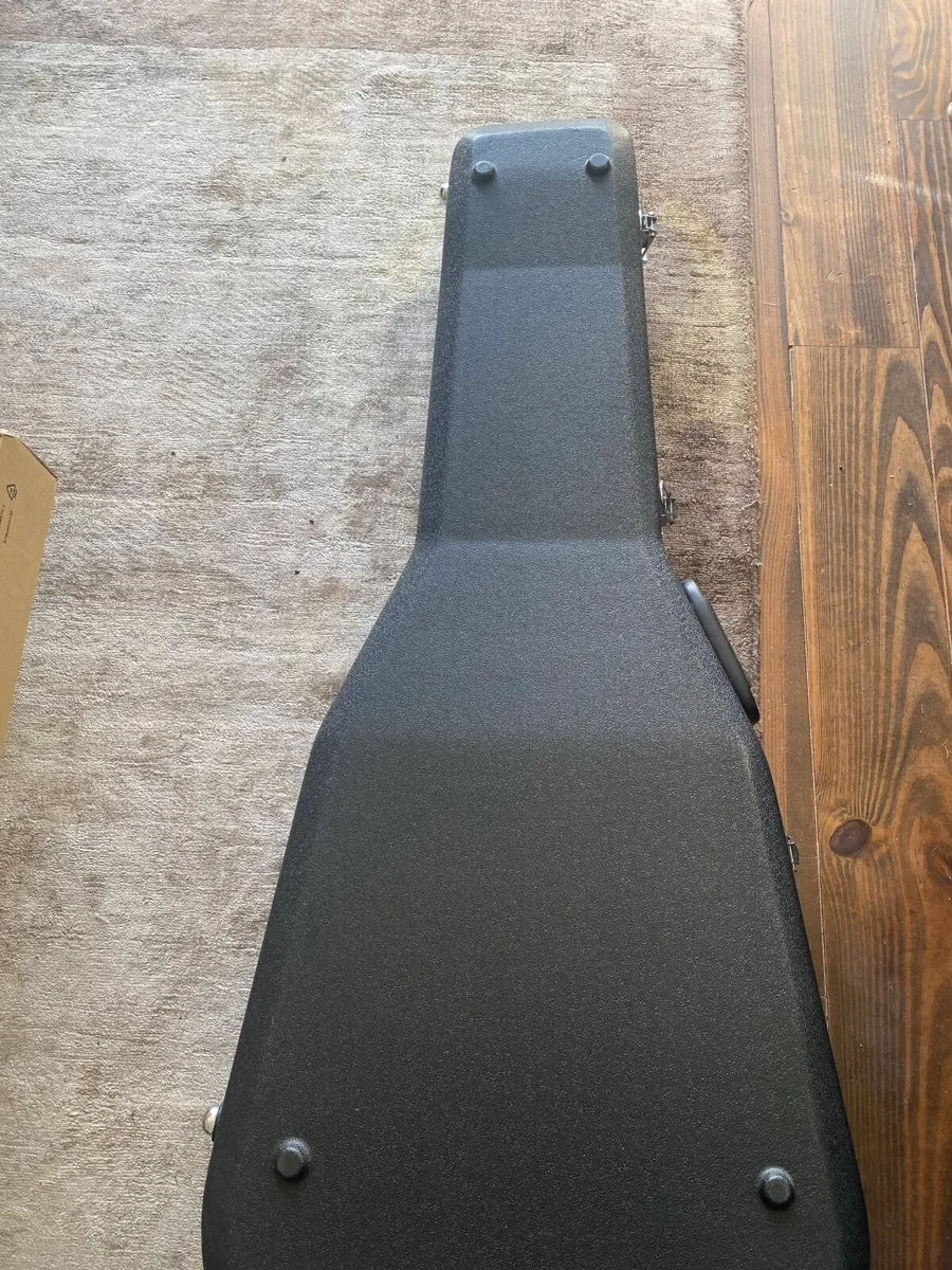 Guitar - Image 4