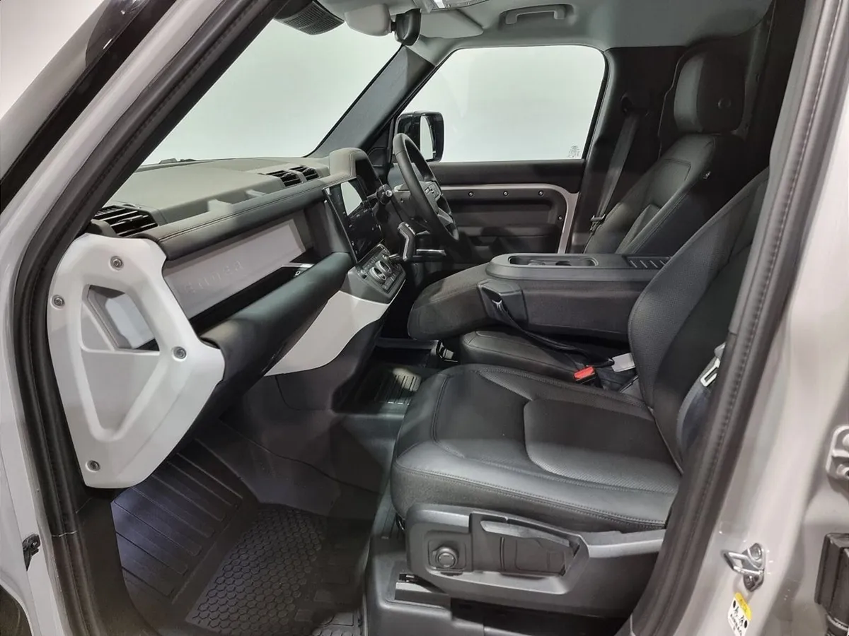 Land Rover Defender ** COMMERCIAL ** 110 ** 3.0 DI - Image 4