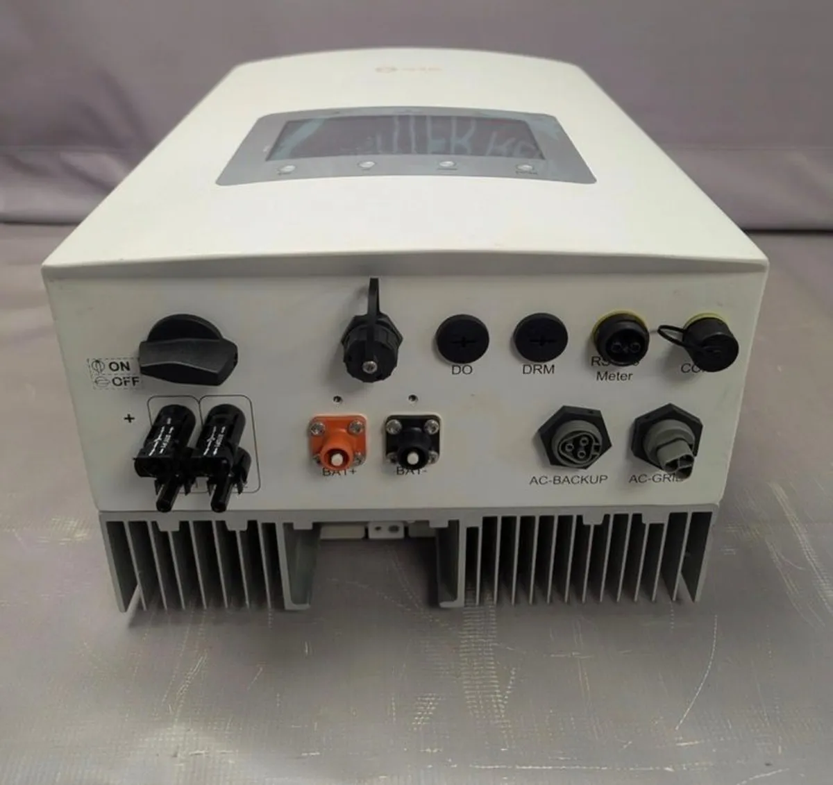 Solis hybrid Solar inverter 3.6 kw for battery or panels - Image 2