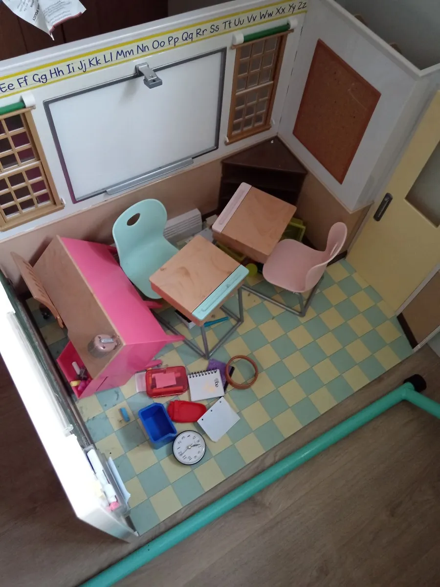 Toys - Image 3
