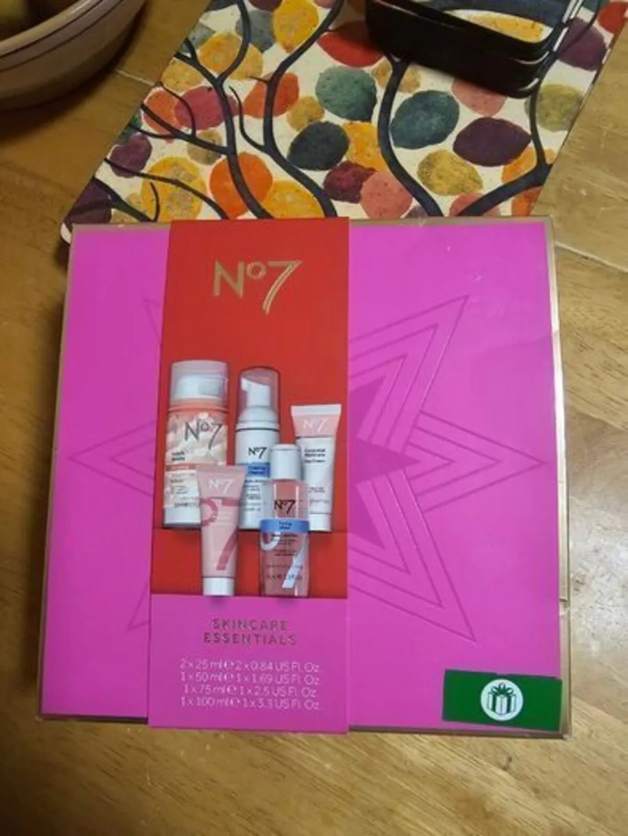 No7 Skincare Essentials Set / 5 Pieces / NEW - Image 1