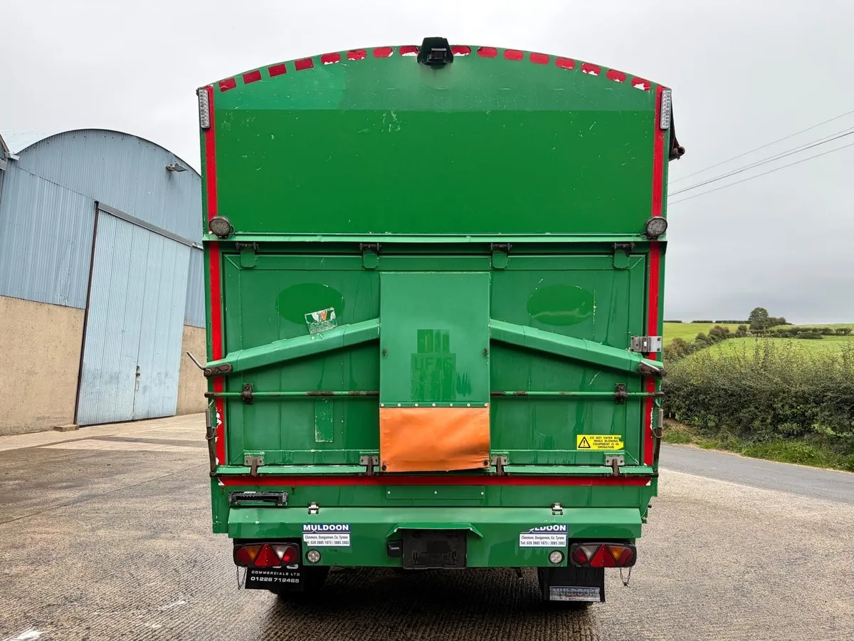 2015 Muldoon Triaxle Bulk Blower Trailer - Image 4