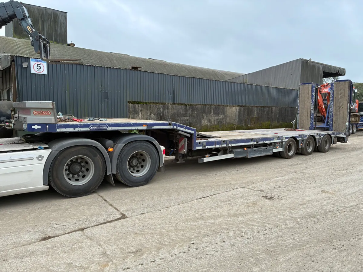 2017 Nooteboom lowloader - Image 1