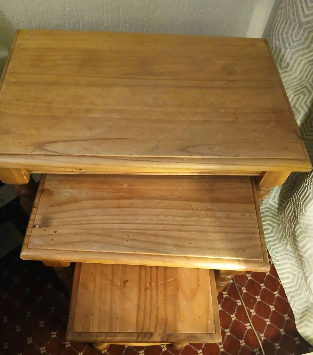 Nest of 3 coffee tables - Image 2