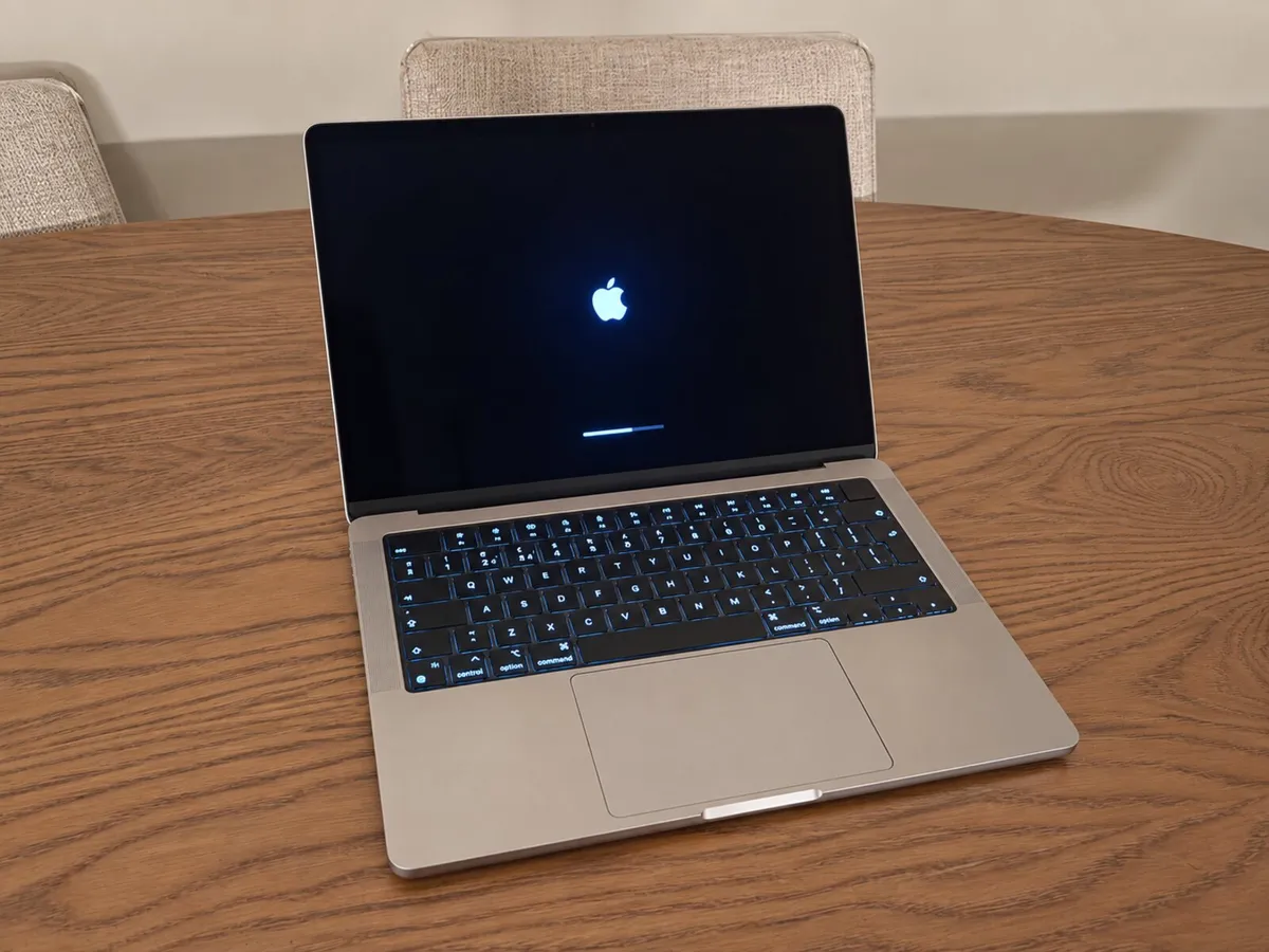 Apple MacBook Pro 14" M3 Pro – 18GB / 512GB - Image 2