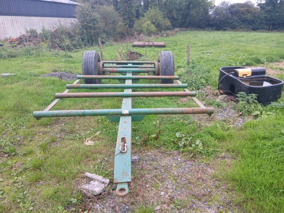 Bale trailer - Image 1