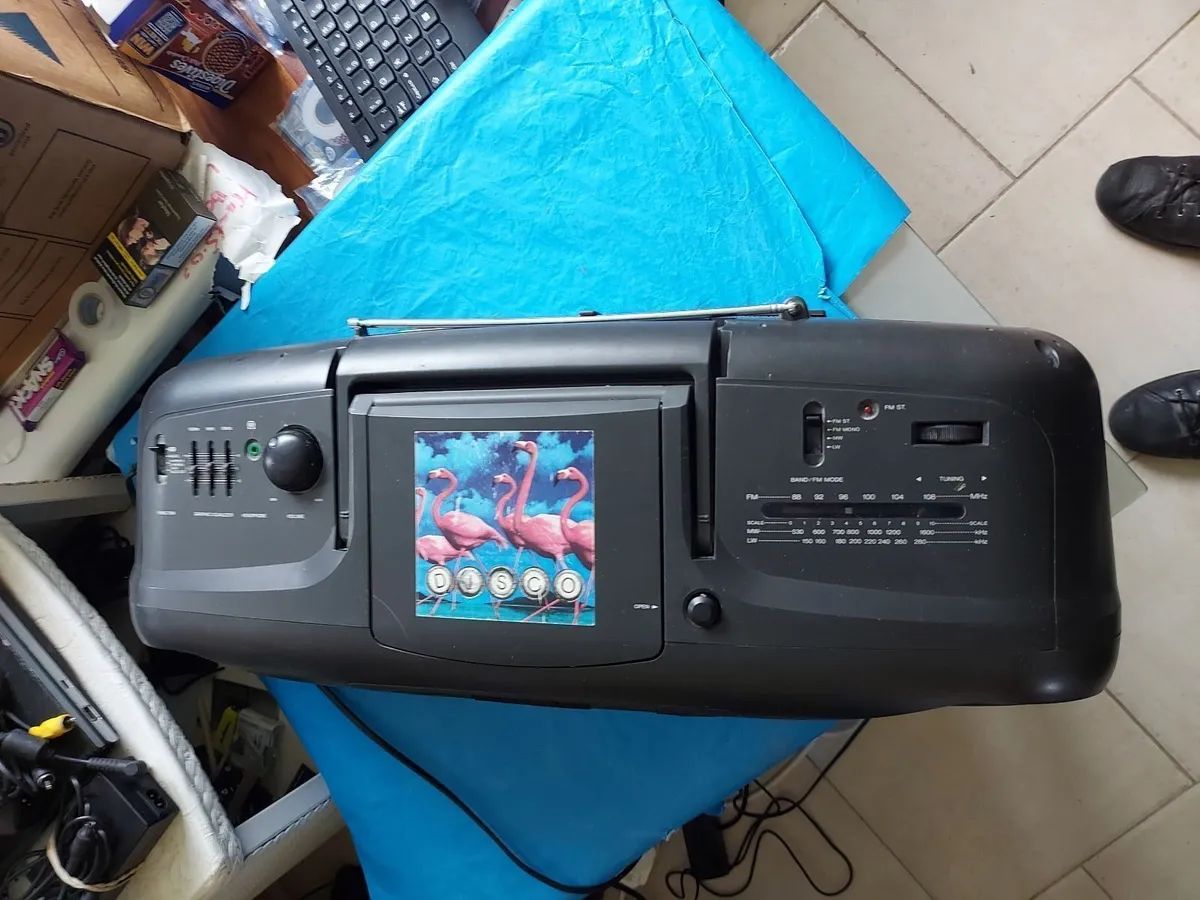 Goldstar Portable Stereo CD Radio Cassette - Image 4