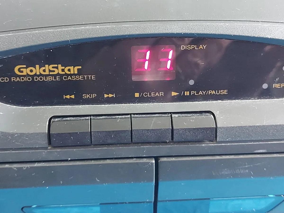 Goldstar Portable Stereo CD Radio Cassette - Image 3