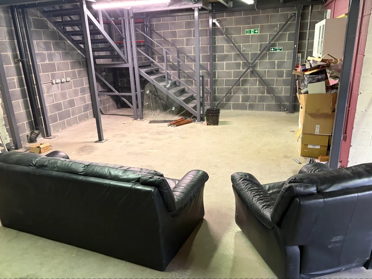 Free couch - Image 2