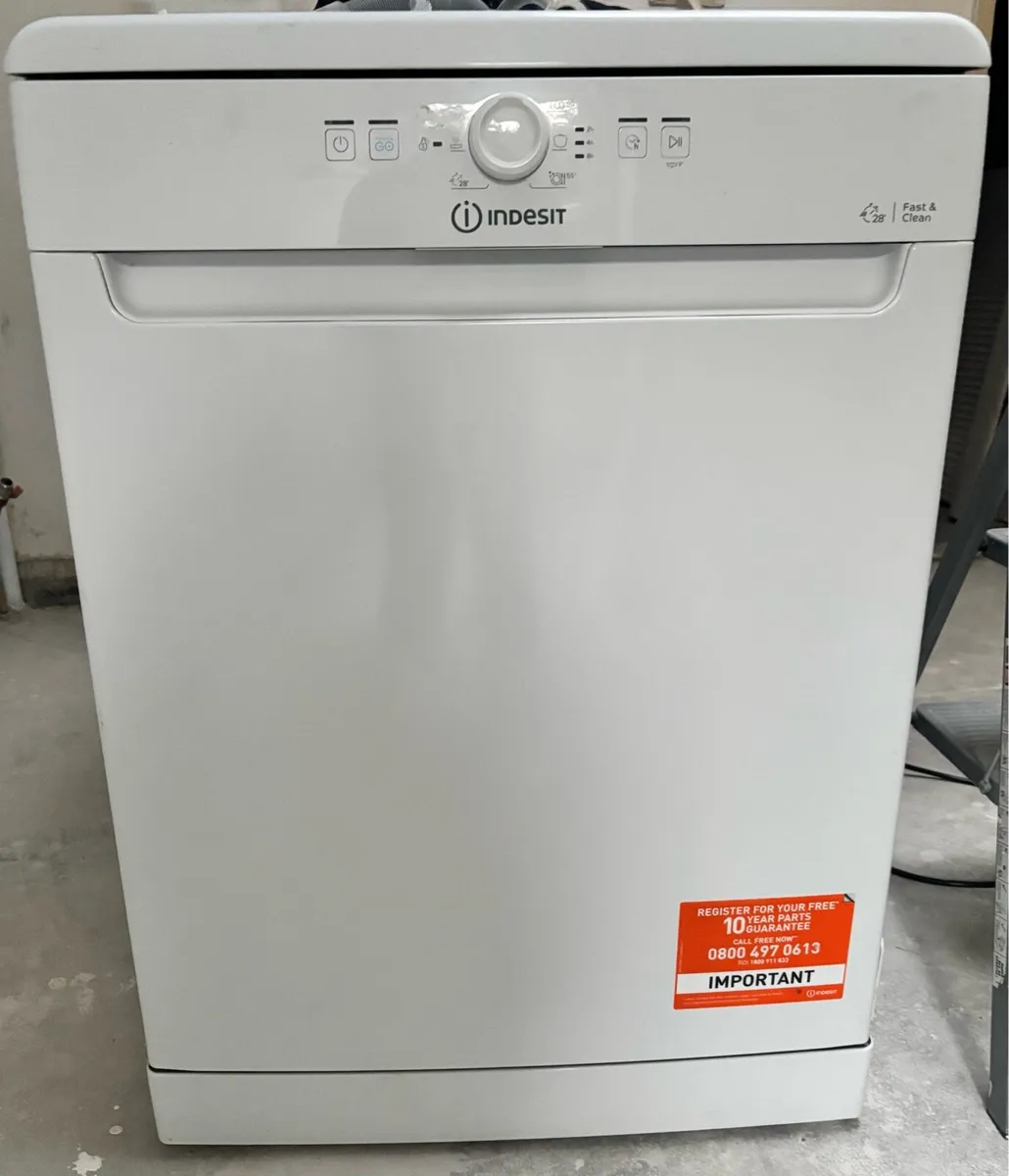 Indesit freestanding dishwasher - Image 1