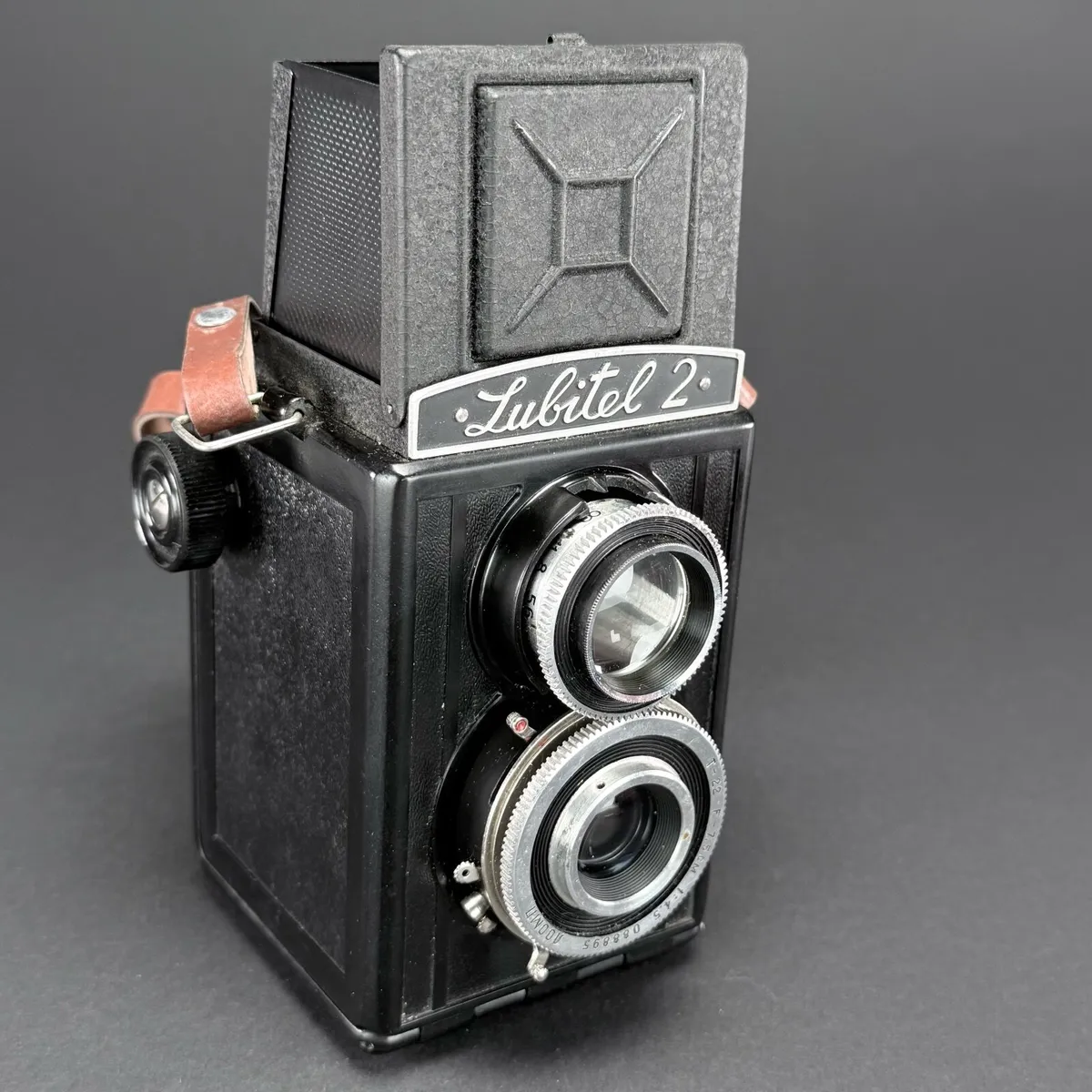 Lubitael 2 LOMO 6x6 TLR camera - Image 2