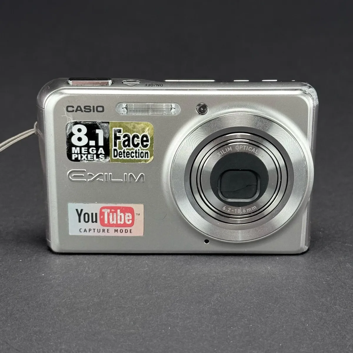 Casio Exilim EX-S880 digital camera - Image 1
