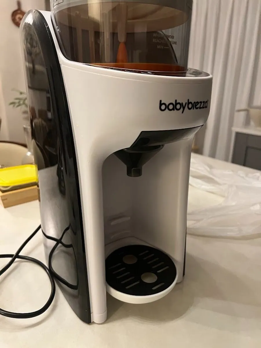 Baby Breeza formula maker - Image 1