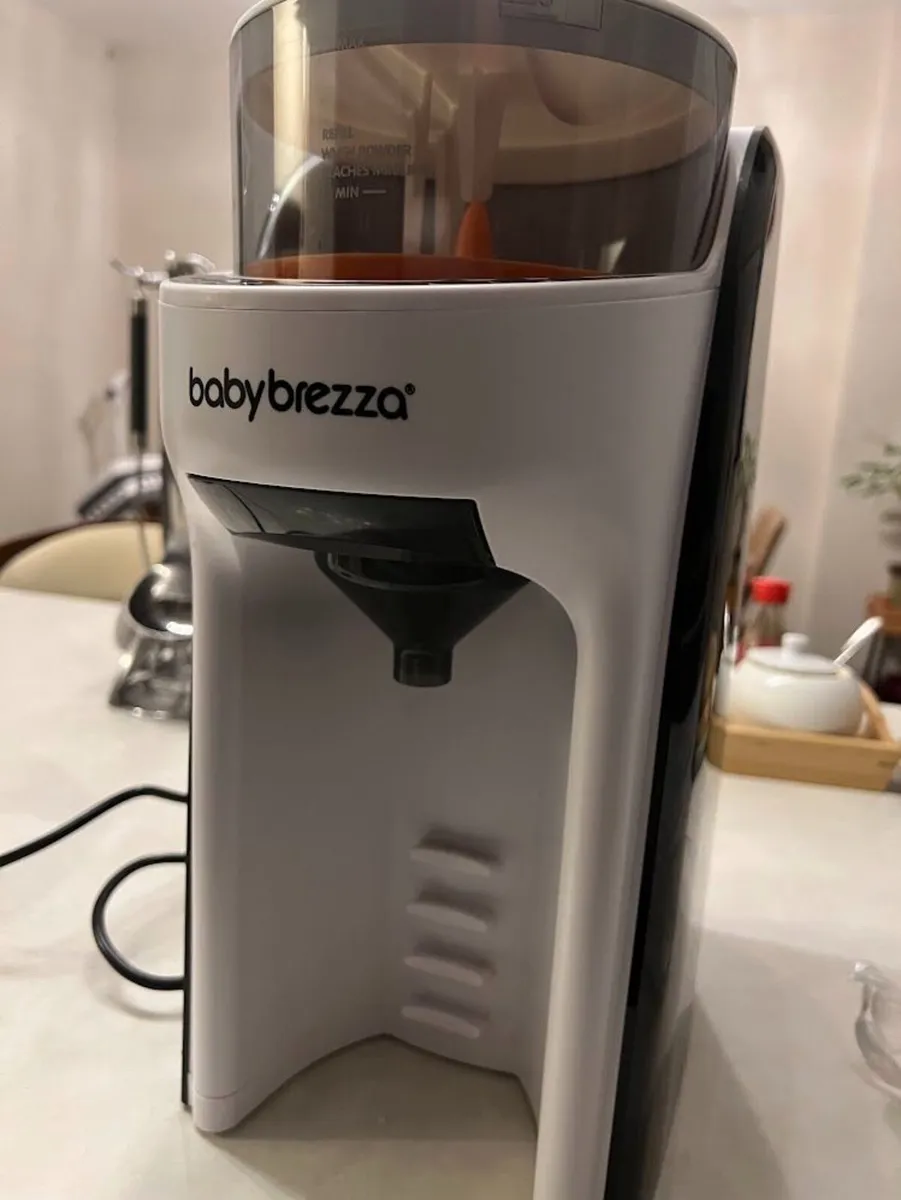 Baby Breeza formula maker - Image 2