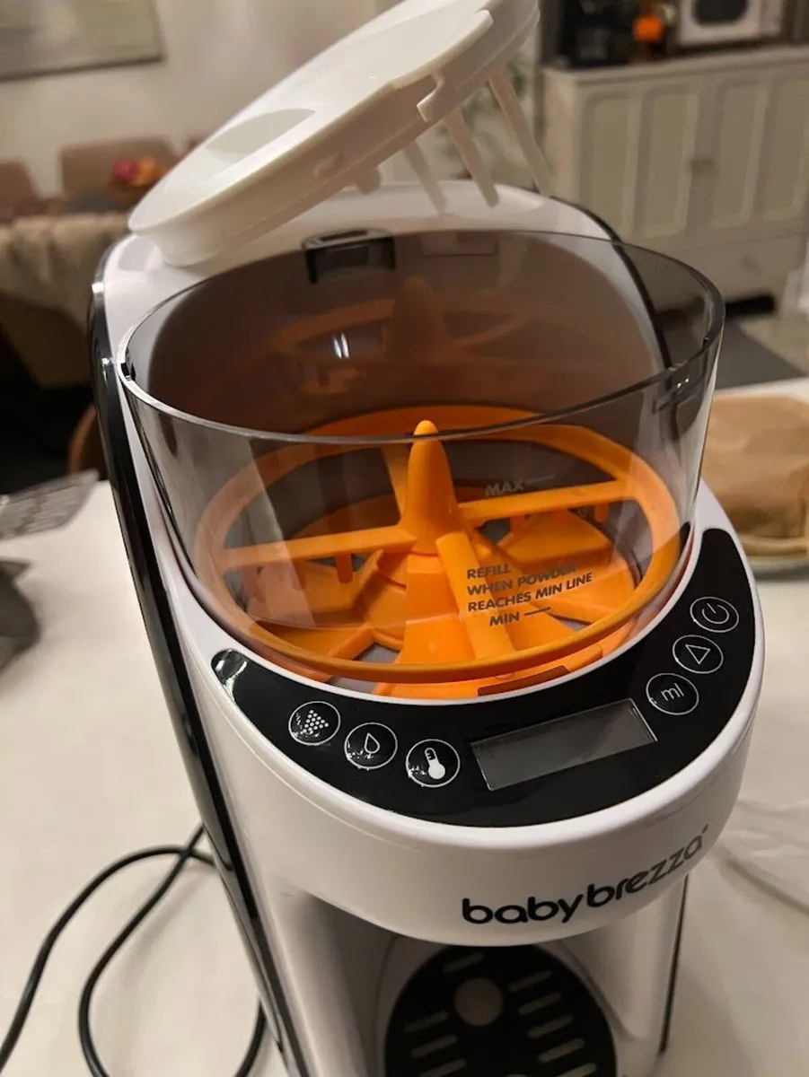 Baby Breeza formula maker - Image 3