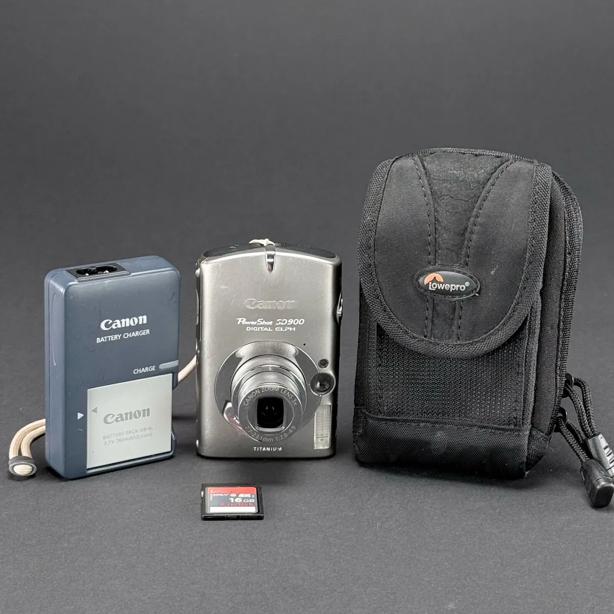 Canon PowerShot Digital ELPH SD900 / Digital IXUS - Image 1
