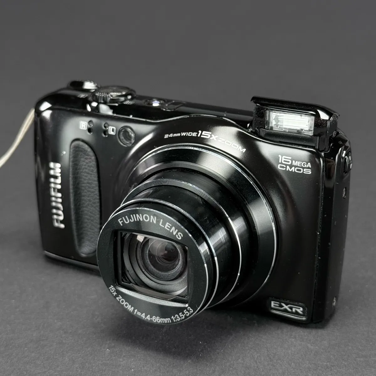 Fujifilm FinePix F500EXR digital compact camera - Image 2