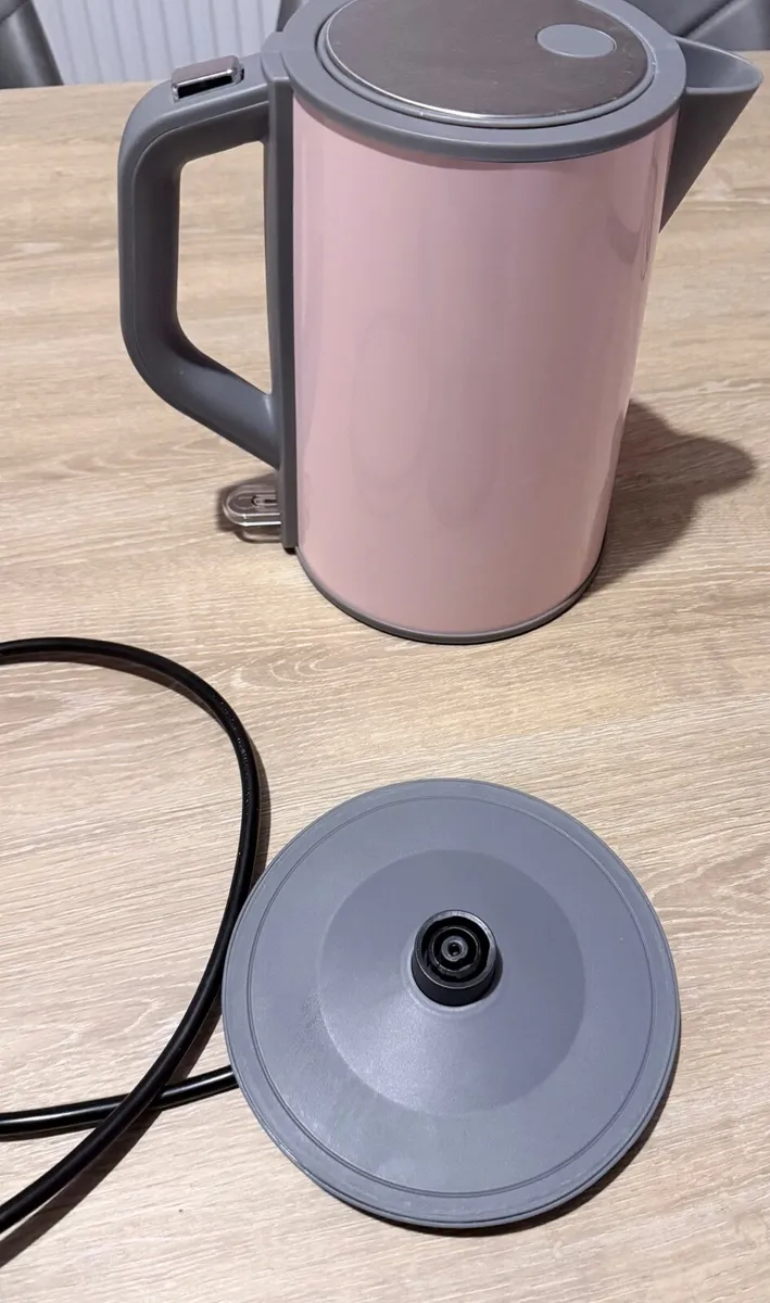 SilverCrest Pink Kettle – Cordless - Image 2