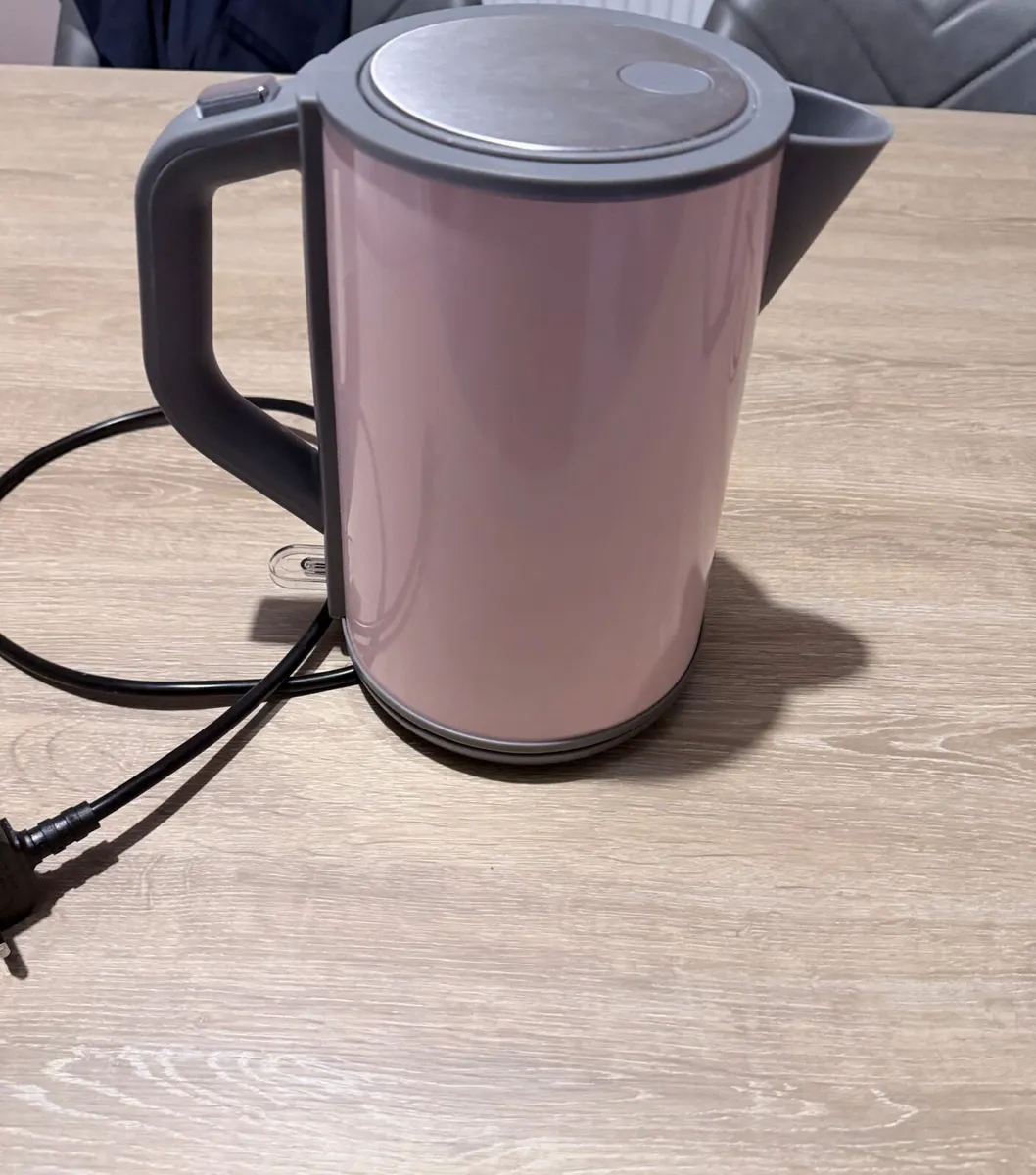 SilverCrest Pink Kettle – Cordless - Image 3