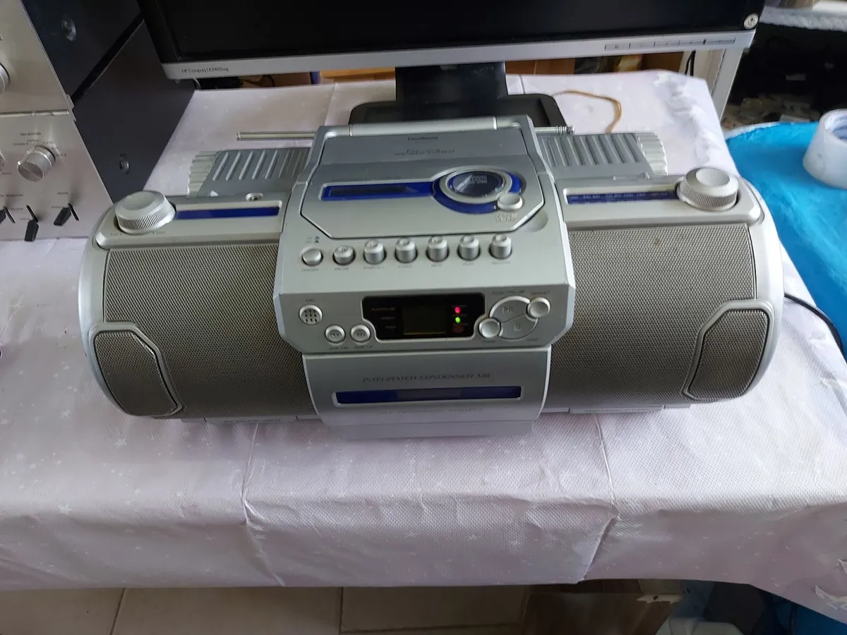 GOODMANS Stereo MW-FM CD, Model GPS 327R - Image 1
