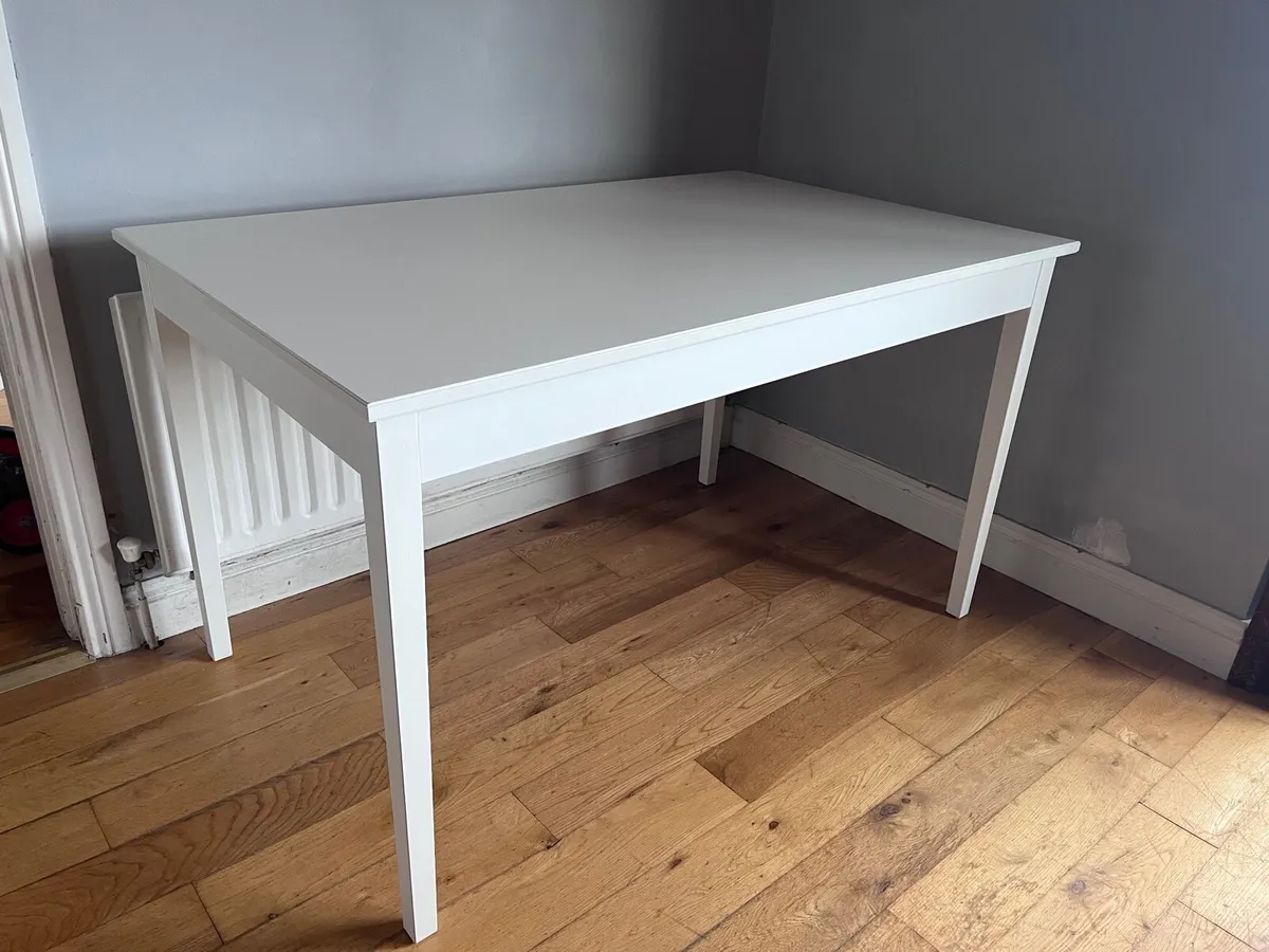 Extendable Table - Image 1