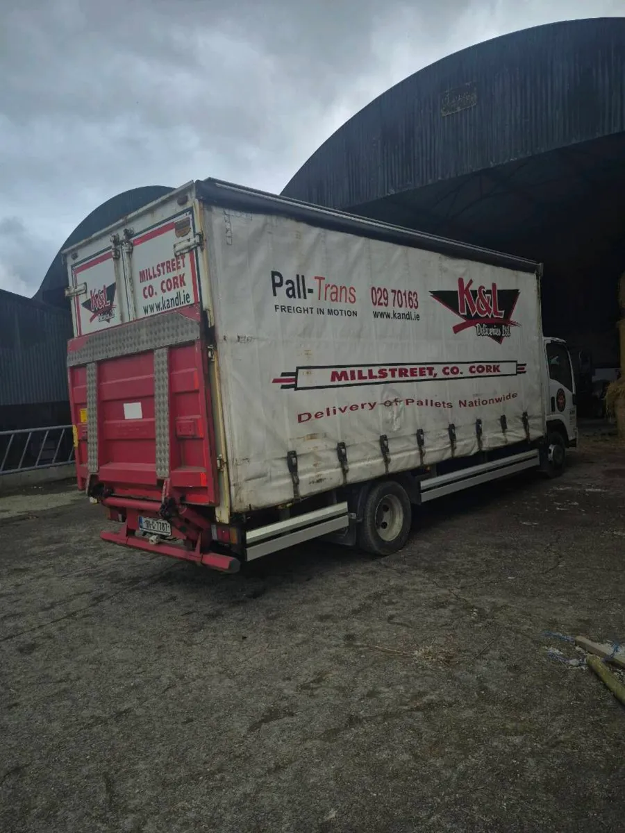Tail lift - Image 1