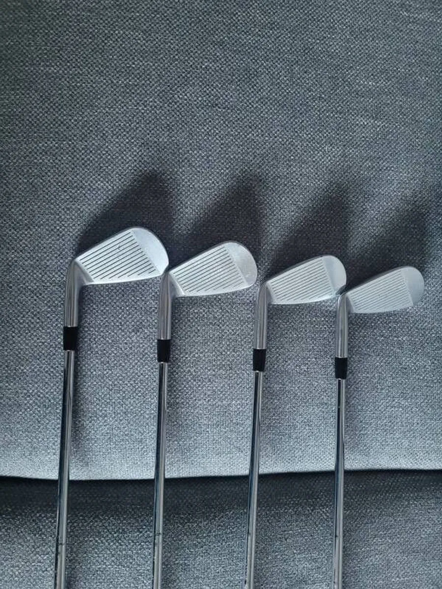 Mizuno and Taylormade Golf Clubs for sale - Image 1