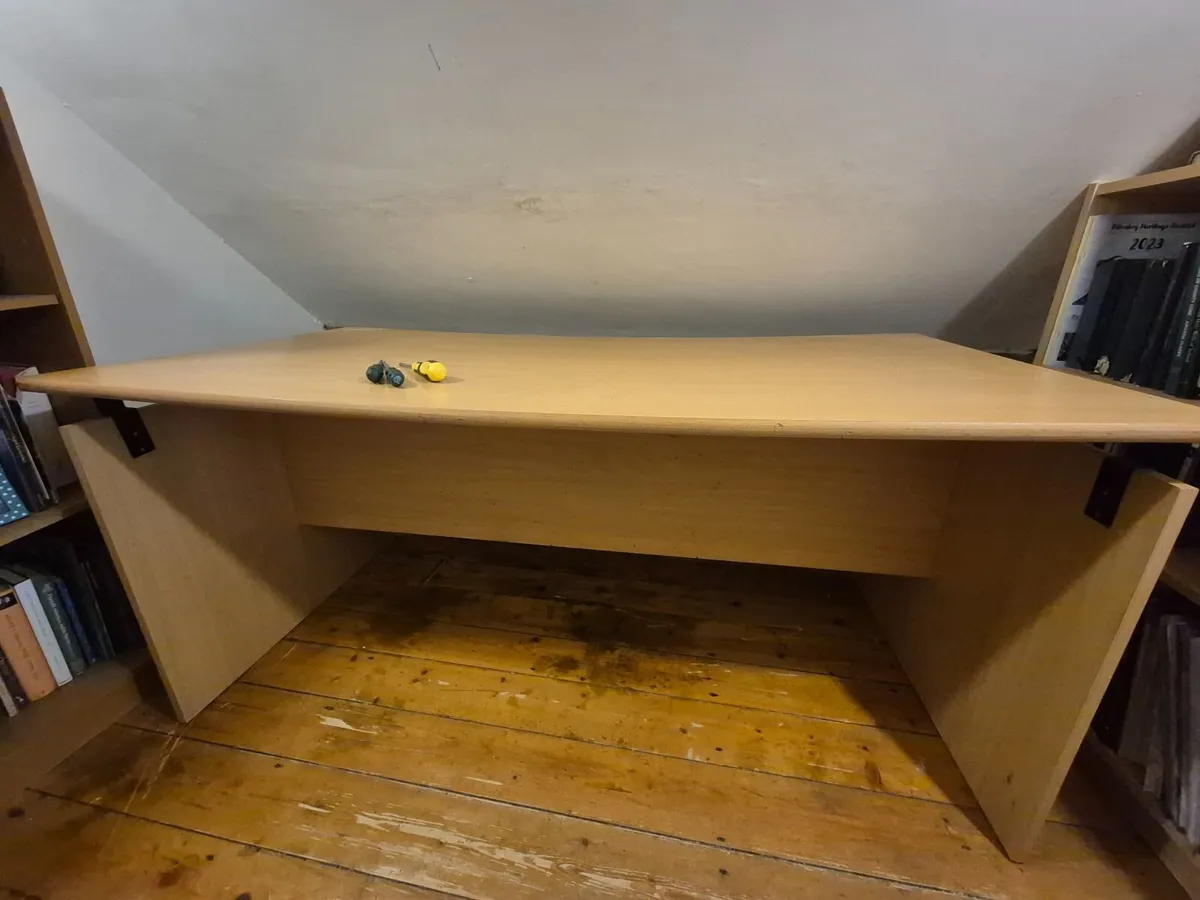 Office desk - Image 1