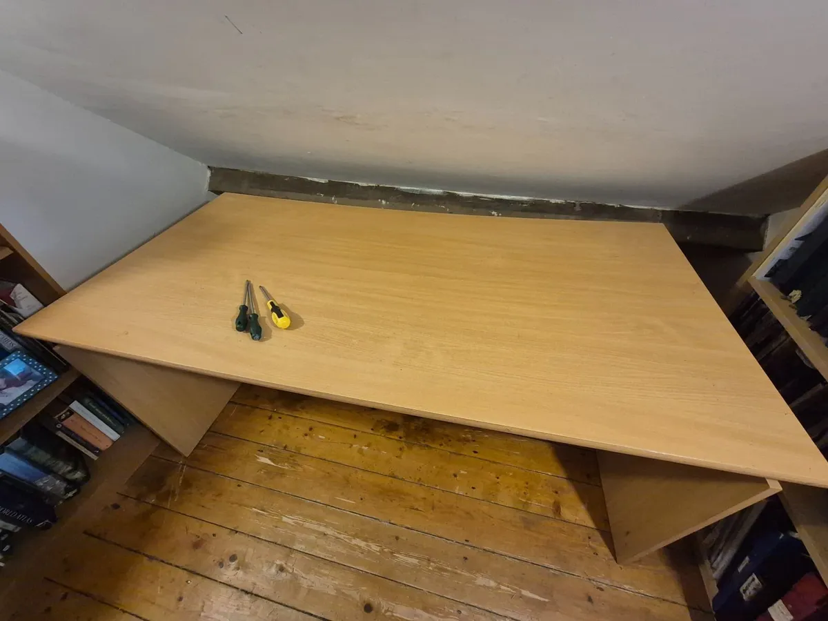 Office desk - Image 2
