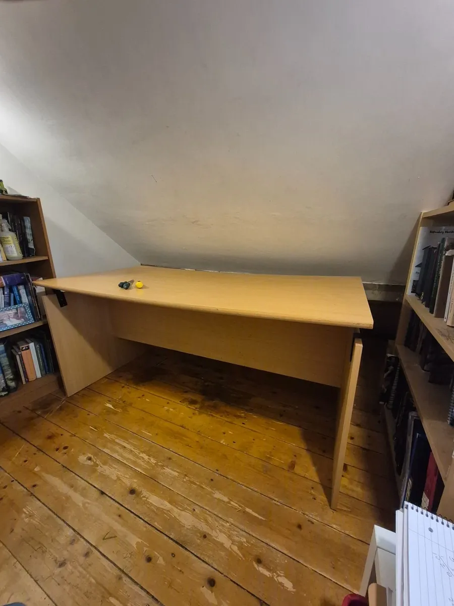 Office desk - Image 3