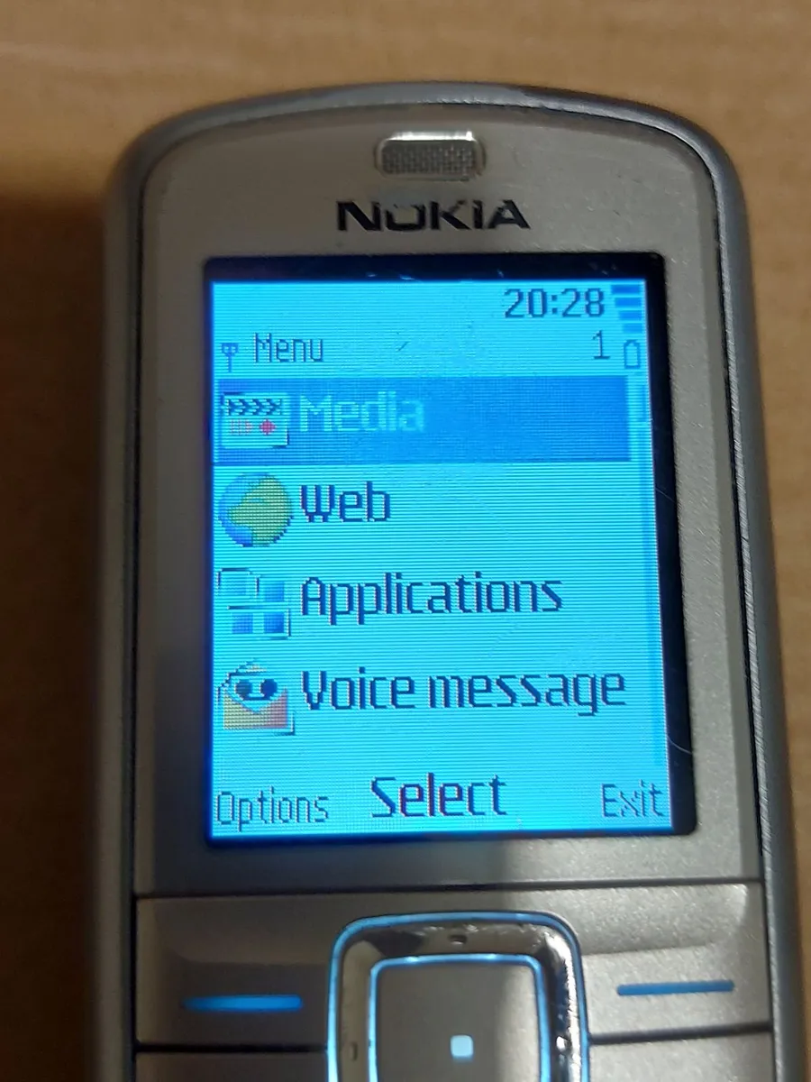 Nokia 6070 mobile phone, Vodafone network - Image 2