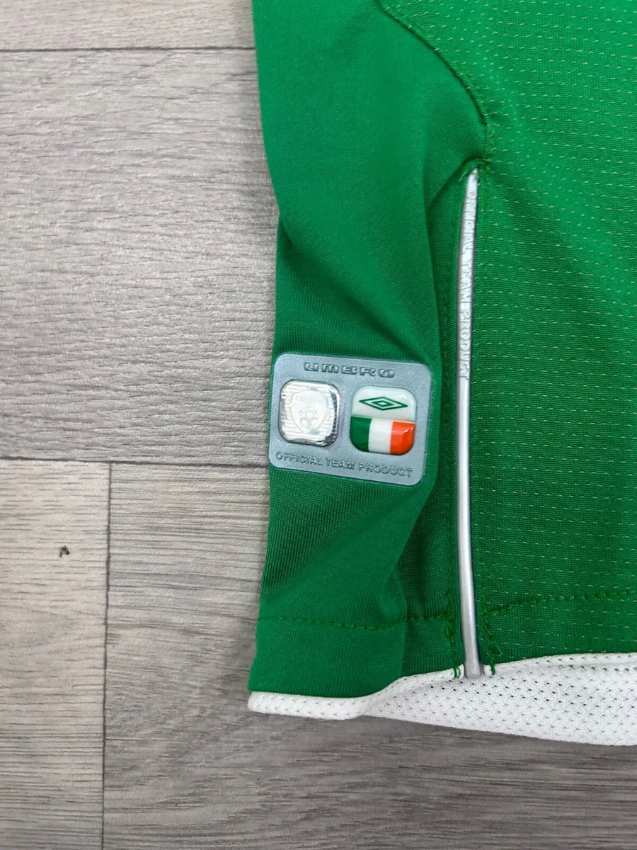 Vintage 2004 Umbro Ireland Home Jersey Shirt M - Image 3