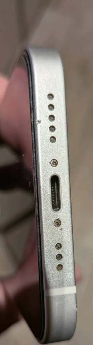 IPhone 12 in mint condition - Image 3
