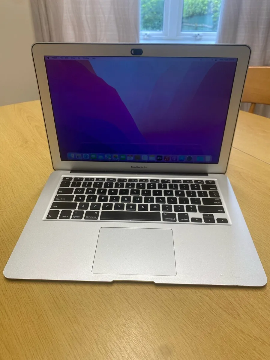 MacBook Air 2017 - Image 1