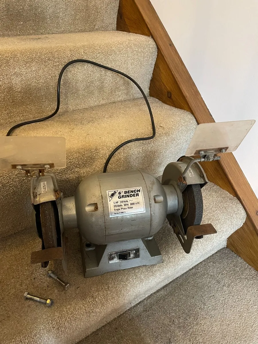 Hilka 6" Bench Grinder - Image 3