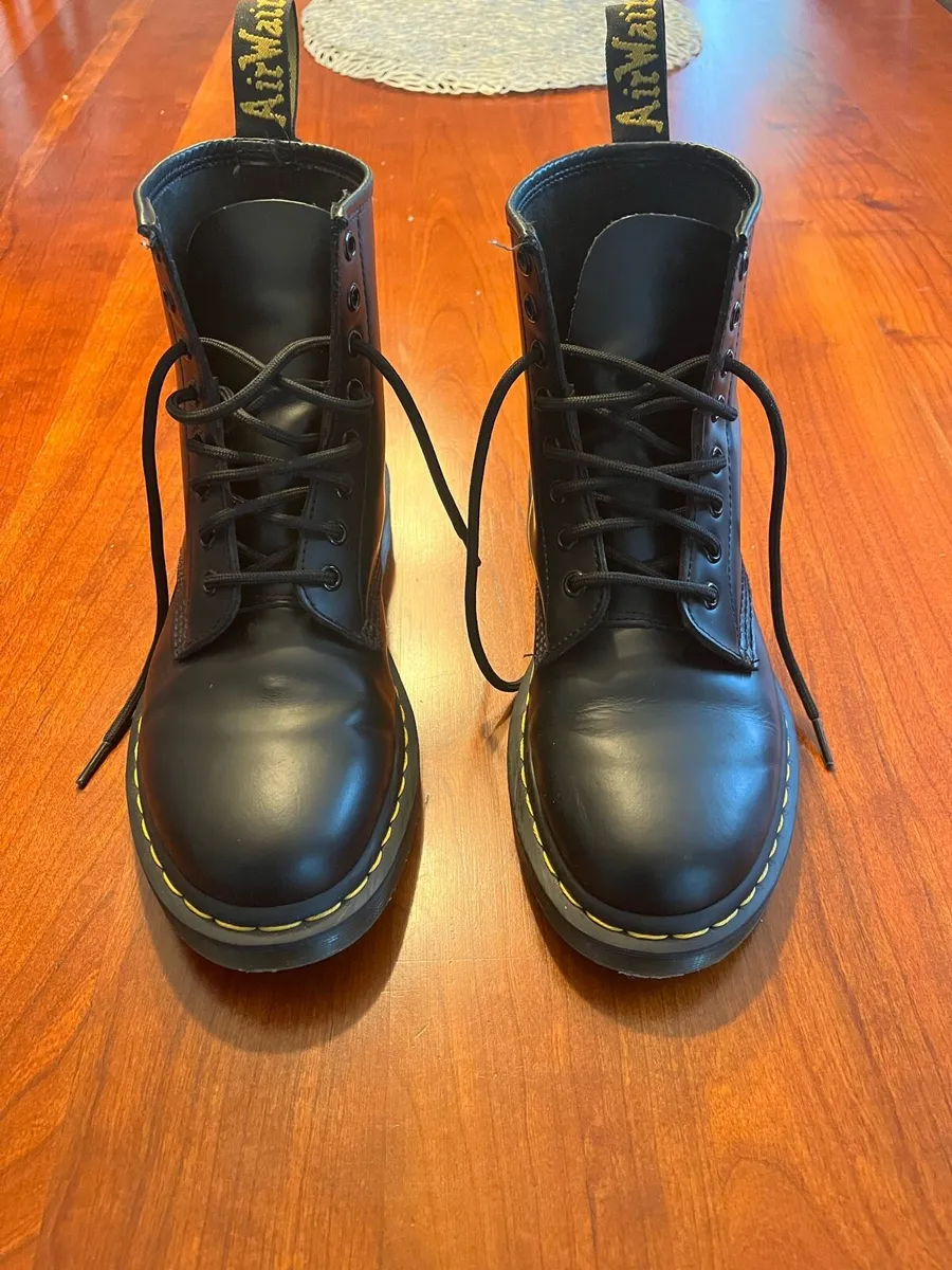 As New Dr Martin Boots UK Size 6 - Image 1