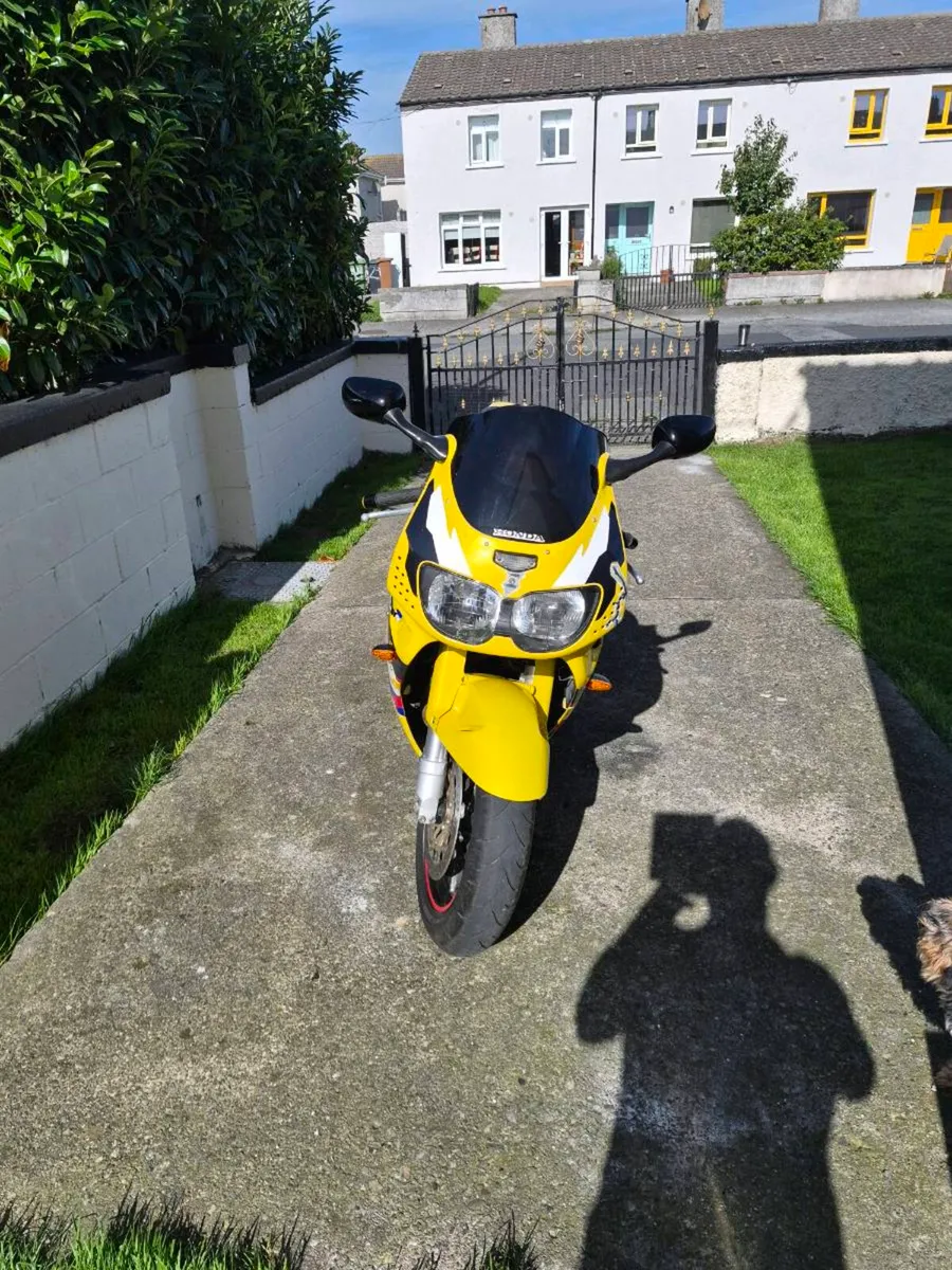 Honda fireblade 900RR - Image 3