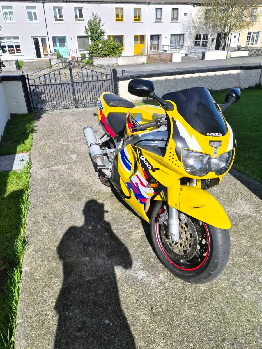 Honda fireblade 900RR - Image 2
