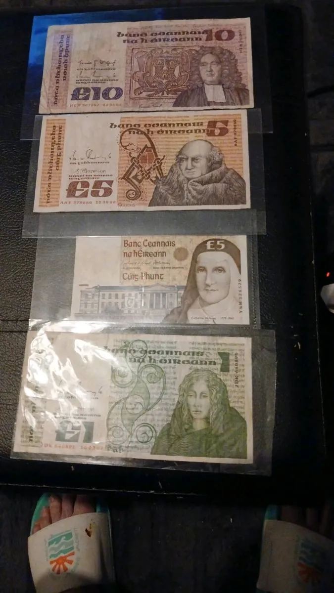 4 irish punt notes £10, £5. £5,£1 - Image 3